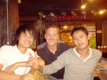 Thai boys and Gay ex pats enjoy Sunday Lunch at the Pub