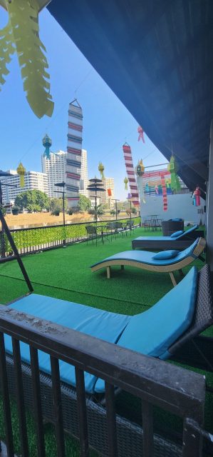 Club One Seven River Terrace